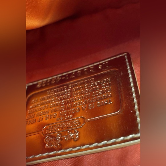 COACH AMANDA SATIN CAPACITY WRISTLET MAGENTA AND GOLD SATIN 42032 $118 NEW - Picture 5 of 14